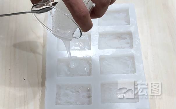 硅膠模具能倒液體硅膠嗎？