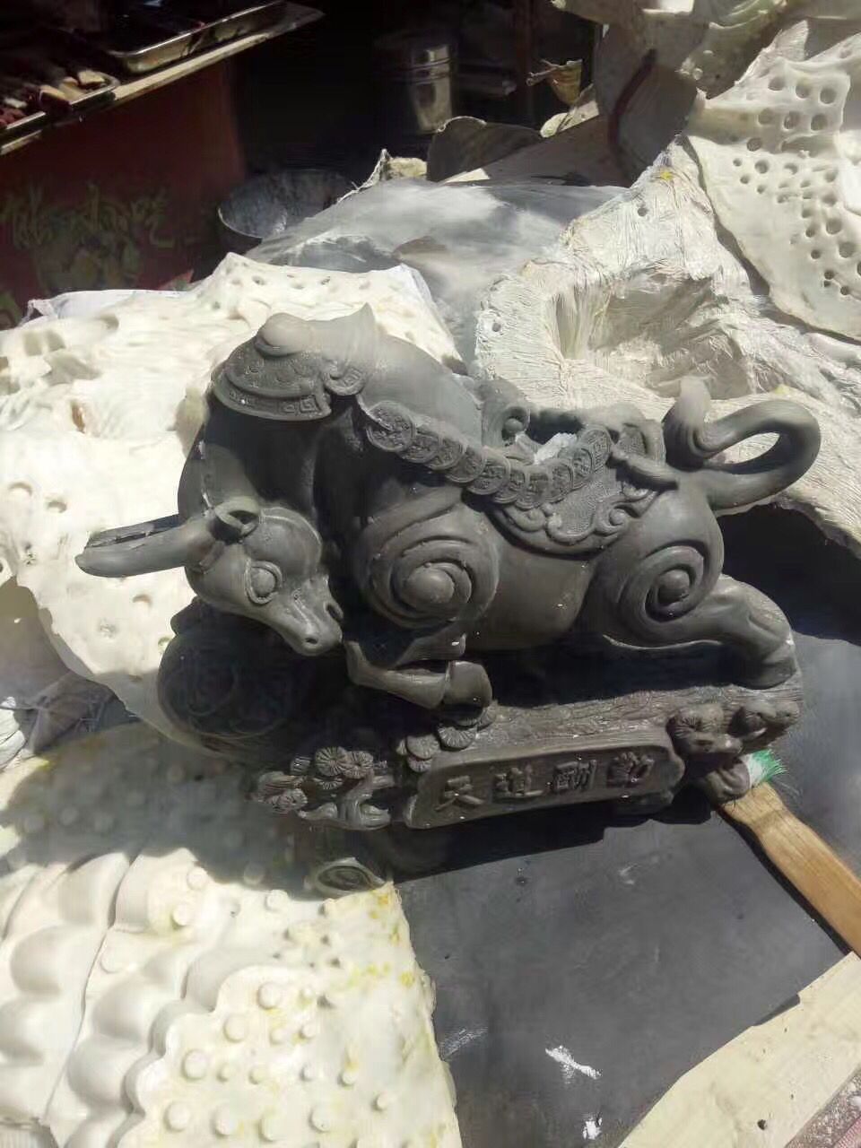 如何使用工業(yè)級(jí)模具硅膠制作模具？