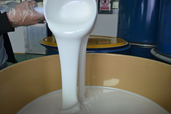 食品級模具硅膠是白色的嗎 ？